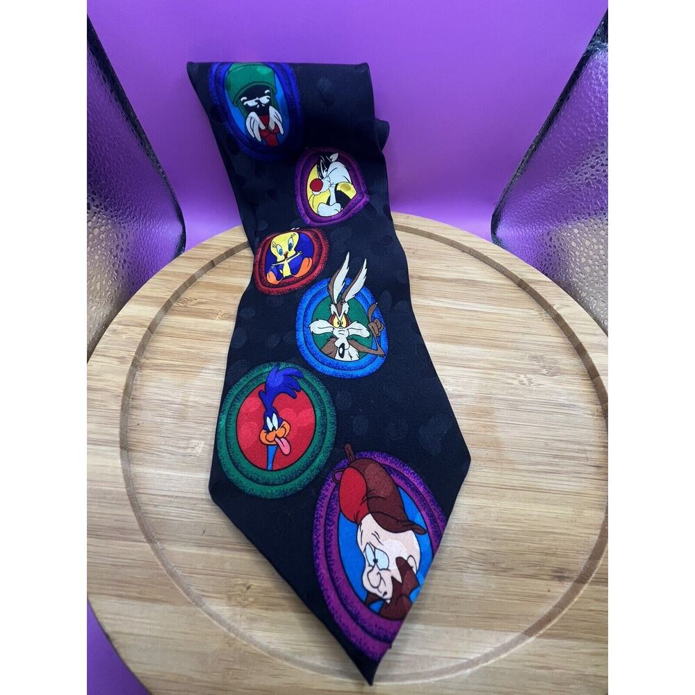 1993 Looney Tunes Mania Bugs Daffy Taz Marvin Sylvester Novelty‎ Silk Tie